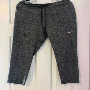 Nike Dri-FIT Black Patterned Capri  Leggings XL
